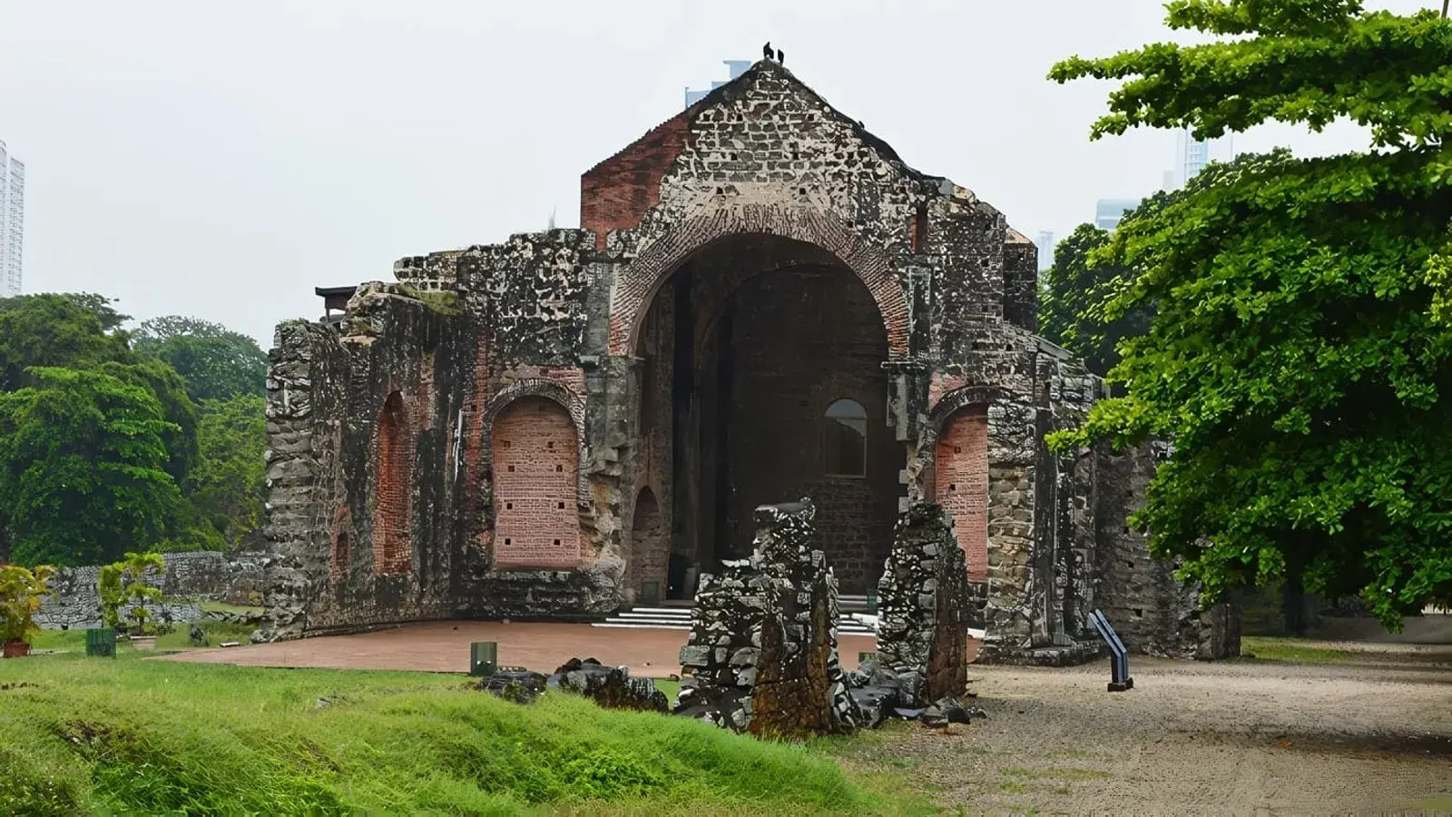 VIAJA CON LAURA, turismo, pasadias, transporte en ibagué, colombia